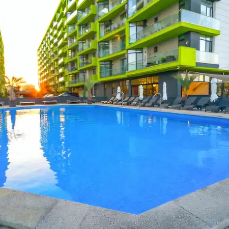 Luxury Family Azizi - Pool & Promenada *