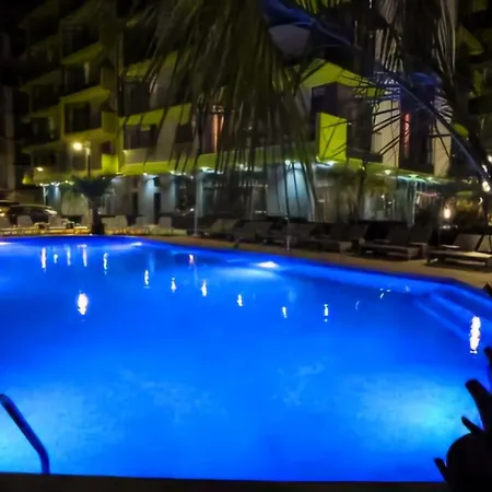 Luxury Family Azizi - Pool & Promenada Appartement Năvodari