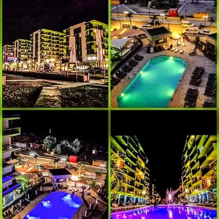 Luxury Family Azizi - Pool & Promenada شقة