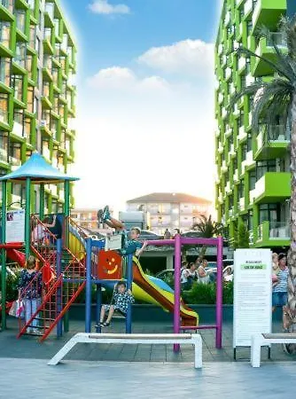 Luxury Family Azizi - Pool & Promenada * Năvodari