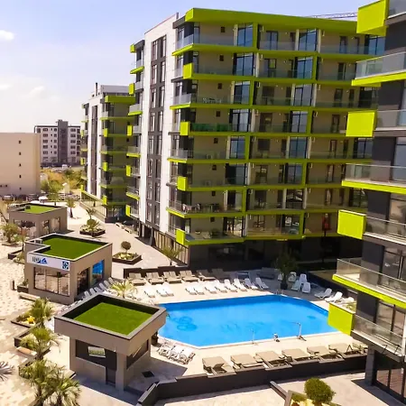 Luxury Family Azizi - Pool & Promenada Appartement