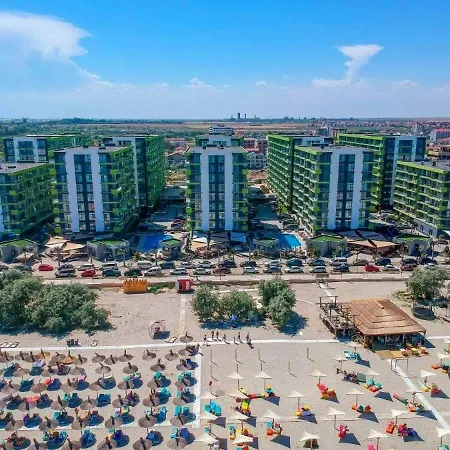 Luxury Family Azizi - Pool & Promenada Năvodari