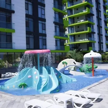 Luxury Family Azizi - Pool & Promenada Năvodari