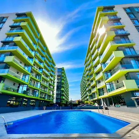 Luxury Family Azizi - Pool & Promenada * Năvodari